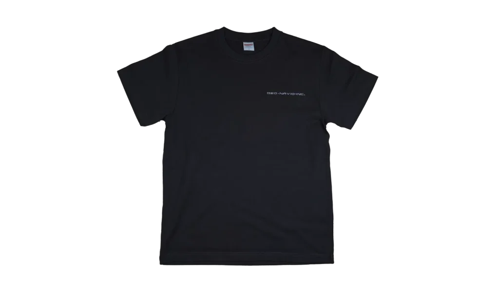 ロゴ刺繍入りオーガニックコットンロゴTシャツ（スミ）